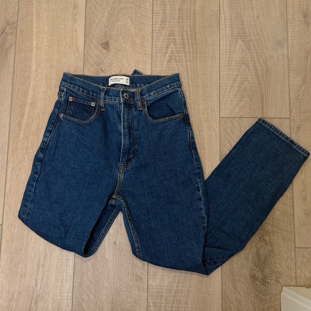 Abercrombie & Fitch The Ankle Straight Ultra High Rise Jeans